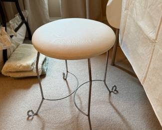 Vanity chair