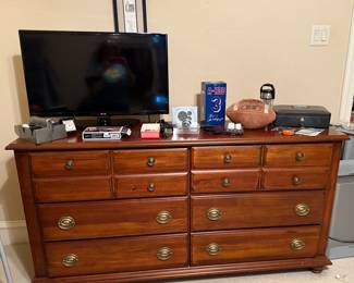 Dresser, LG tv