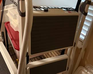 Three step metal ladder