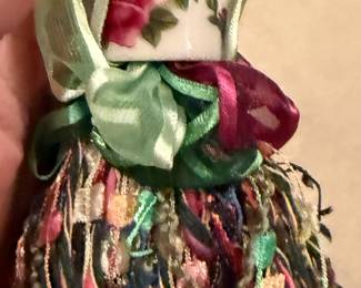 Ceramic tassel