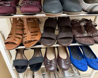 Ladies shoes size 6 to 7.5