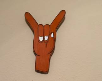 Hook em horns wall hanging