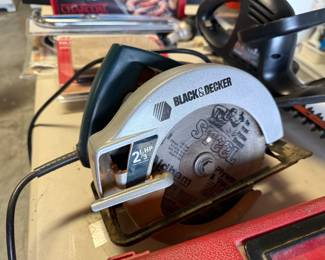 Black and decker power saw