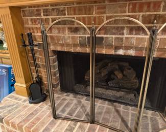 Fireplace screen