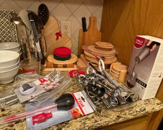 Coasters, chopping boards, utensils