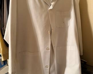 Men’s lab / doctors coat