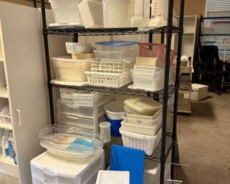 Misc plastic storage containers