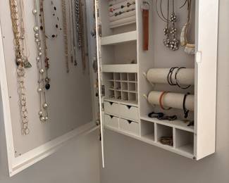 Mirrored Jewelry Cabinet.
Great Organizer.
$20
