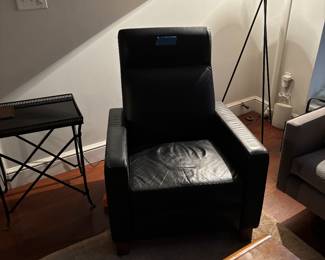 Absolutely Beautiful Black Leather Recliner From Room And Board.
You Deserve This.
$250
