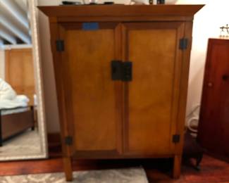 Really Nice Storage.
Has Shelves And Drawers.
Can Even Hang Clothes And Use As A Closet.
$75