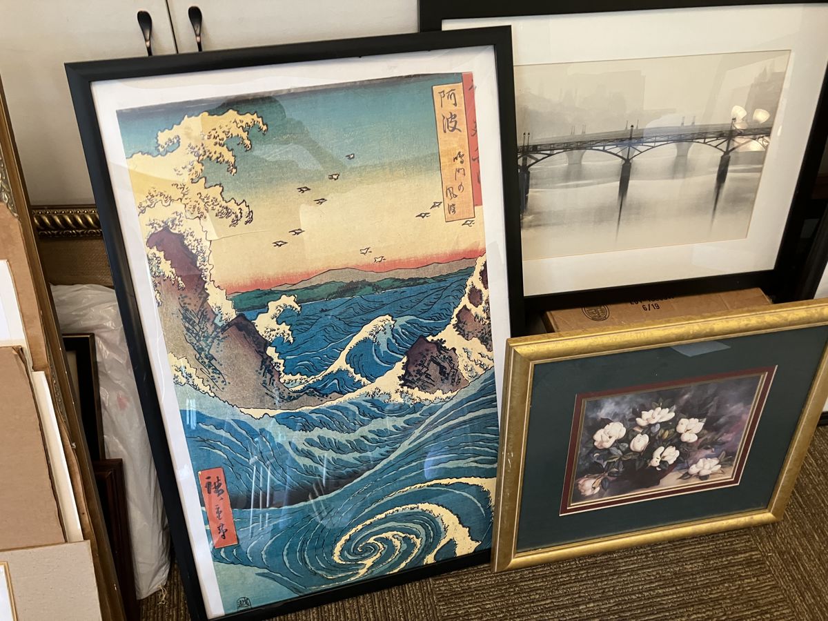 Four reproductions of Hirosage woodcuts, various sizes.