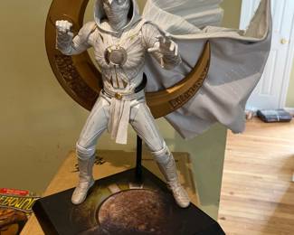 Hot Toys Moon Knight Sixth Scale Figure 