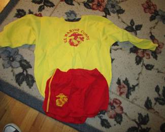 VINTAGE OLD US Marines sweatshirt and shorty shorts