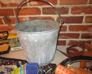Railroad bucket