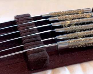 Carvel Hall Knife Set