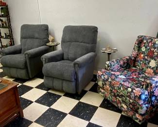 Lazy Boy Recliners with tags