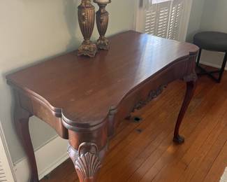 Opens up to Game/Dining table