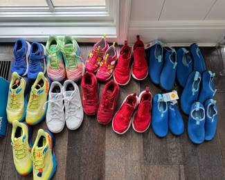 Men, Women & Children's Shoes. Kids Shoes: 1 - 5.5, Women's Shoes: 9, Men's Shoes: 10.5. Photo 4 of 4.