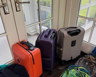 Roller Bag Suitcases.