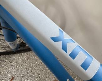 UX Momentum Bike. Photo 3 of 4.