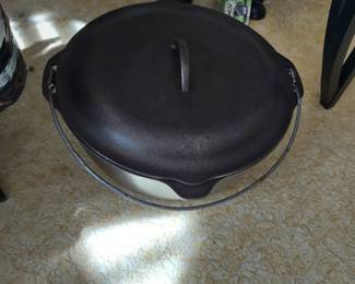 Dutch oven cast iron