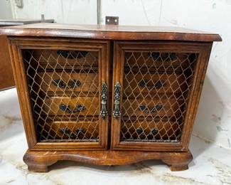 Jewelry box