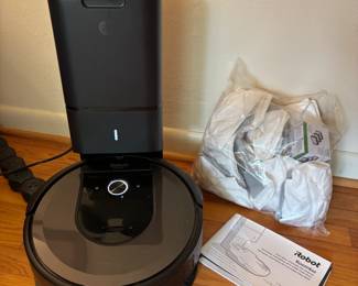 irobot Roomba w/accessories 