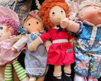 Vintage dolls, strawberry shortcake, holly Hobby, Little Orphan Annie and cabbage patch
