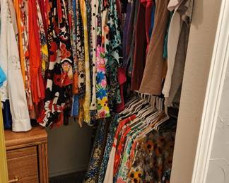 so many nice brand name clothing, these are all blouses