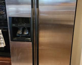 Nice Whirlpool Gold refrigerator