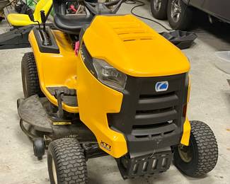CUB CADET XT1