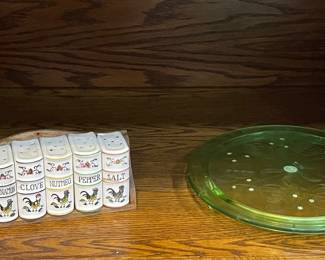 ROOSTER SPICE SET, VASELINE GLASS CAKE PLATE