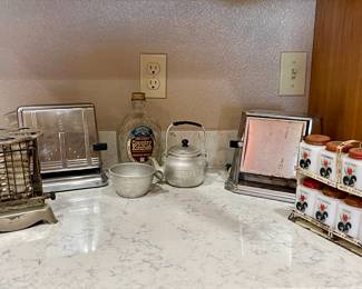 VINTAGE TOASTERS, McKEE TIPP CITY MILKGLASS SPICE JAR SET
