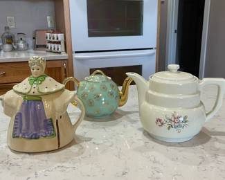 VINTAGE TEAPOTS-“GRANNY ANN” 1940’S SHAWNEE TEAPOT, HALL TEAPOT, DRIP-O-LATOR TEAPOT