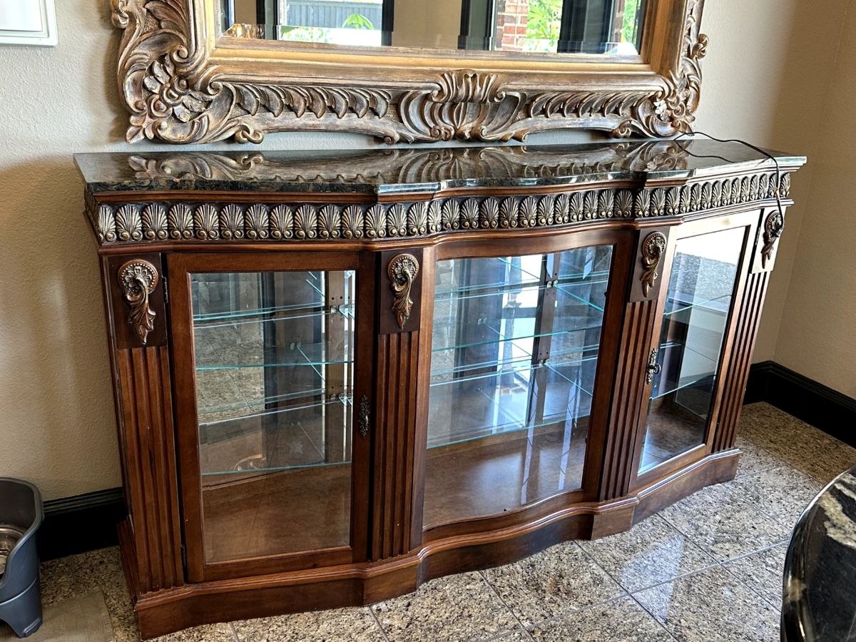 Display hutch