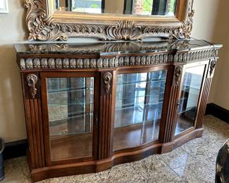 Display hutch