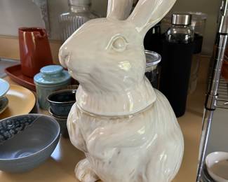 Bunny cookie jar
