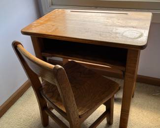 Wood kids desk and chair