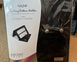 Knitting pattern holder