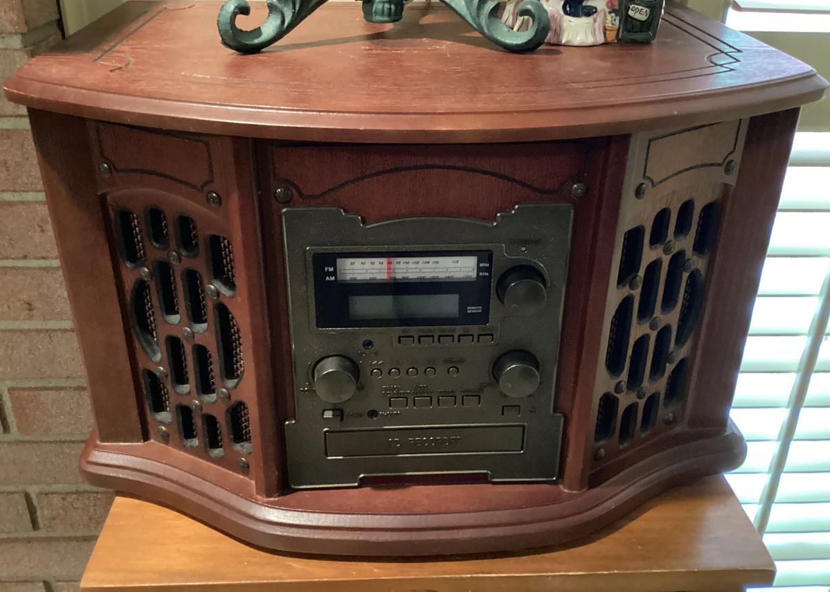 Vintage Radio Wood Cased