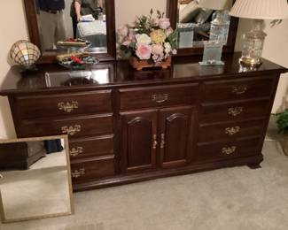 Dresser 8 Drawers Mahogany Dresser Double Mirror and Cabinet