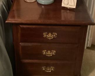 Nightstand 3 drawers