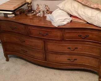 Dresser 7 Drawers