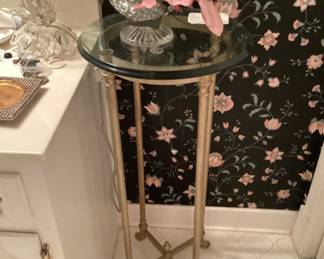 Plant Stand Round Glass Top with Flowers