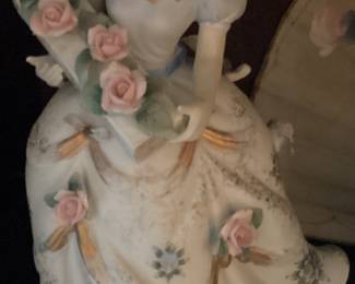 Figurine Lady with Pink Roses