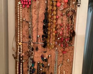 Jewelry Necklaces 02