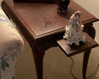 End Table with smal pull out tray