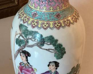 Vase 2 Ladies