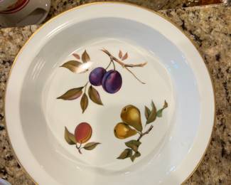 Vintage Royal Worcester Evesham Fruit Decorated Porcelain Pie Dish