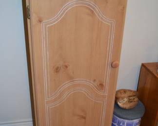 Storage cabinet